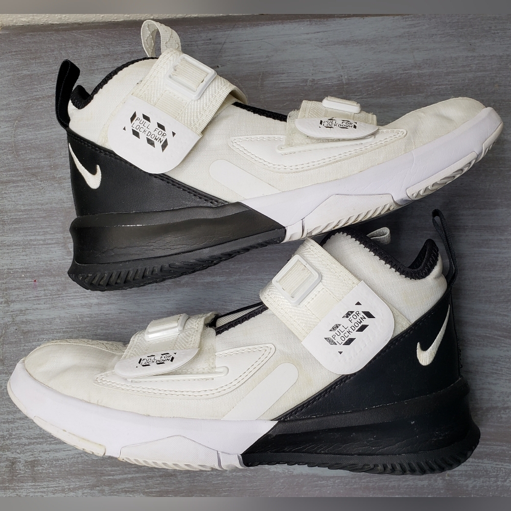 Nike Lebron Soldier 13 Kids White Basketball Shoes Size 3.5Y